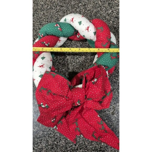 Vintage Handmade Quilted Braided Christmas Fabric Door / Wall Wreath - Picture 3 of 4